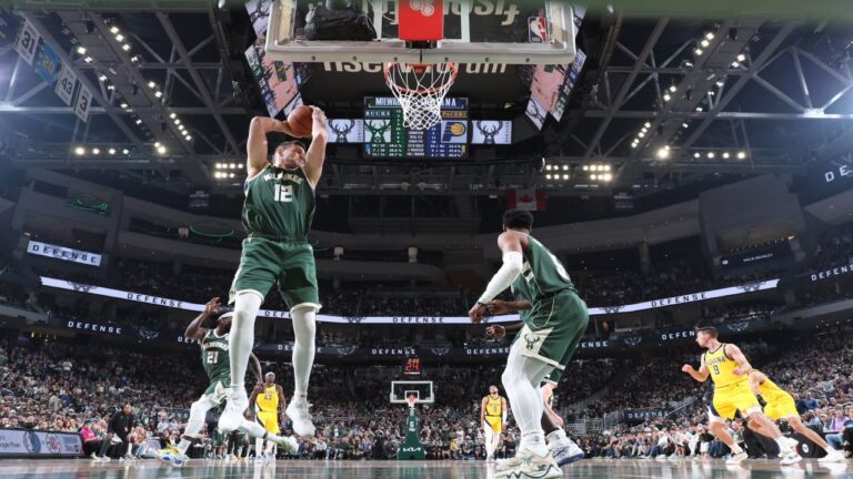 Milwaukee Bucks no tira la toalla