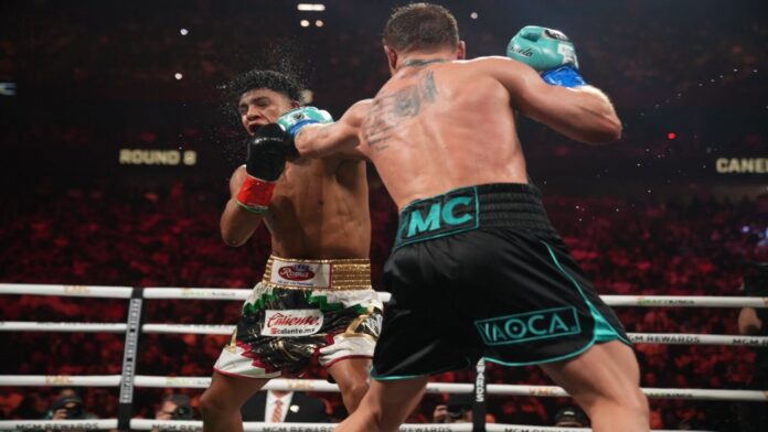 "Canelo" Álvarez vence por voto unánime a Munguía