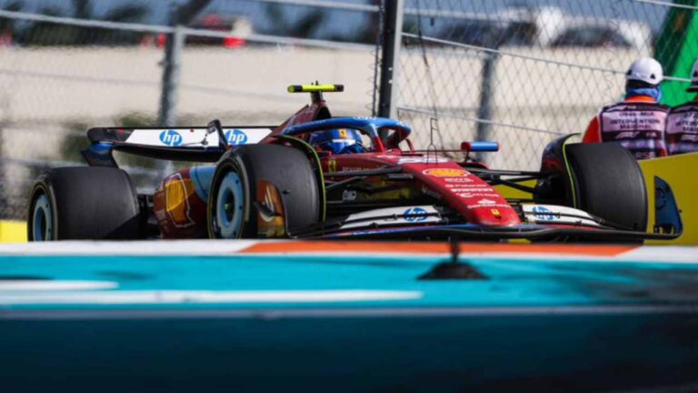 Carlos Sainz pierde el cuarto puesto tras recibir sanción de 5 segundos