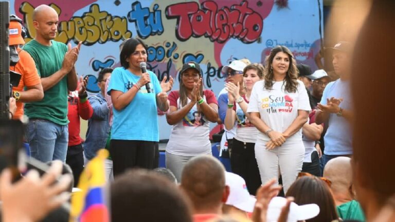 Vicepresidenta acusa a la oposición de querer entregar el país a EEUU