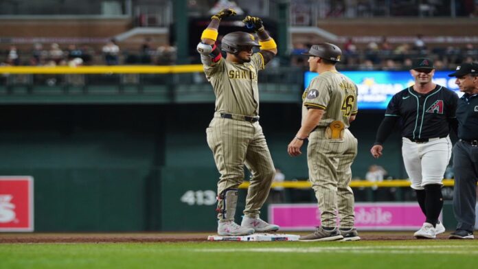 Luis Arráez debutó con Padres y lideró la victoria ante Arizona