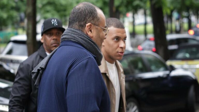 Mbappé organiza una gran cena de despedida en París