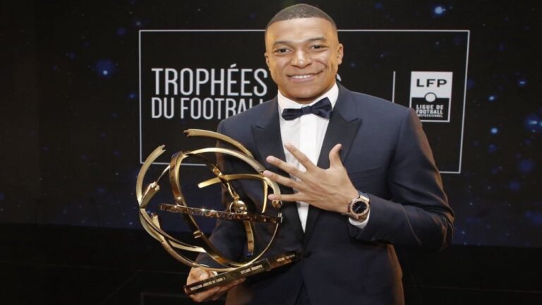 Kylian Mbappé fue enaltecido como el Mejor Jugador del Año