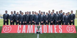 Real Madrid recibe su trofeo de campeón de La Liga