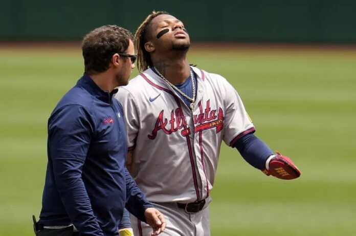 Ronald Acuña tiene pocas probabilidades de volver en el inicio de la temporada 2025