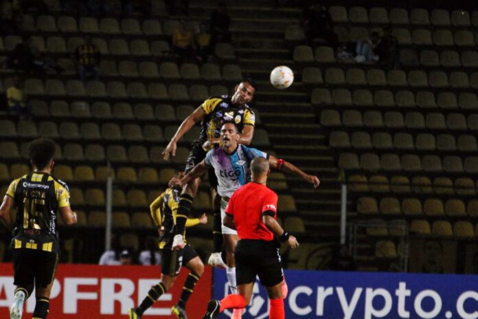 Táchira igualó con Libertad por la Libertadores