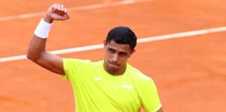 Monteiro tumba a Kecmanovic y espera rival en octavos