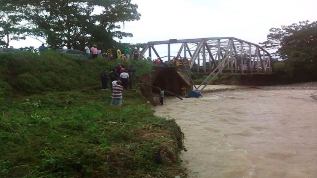 Fuertes lluvias en Barinas restringen paso vehicular