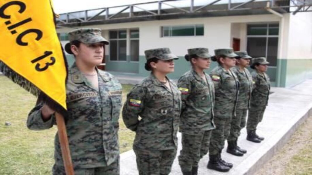Ejército de Ecuador confirma muerte por asfixia de una soldado en cuartel militar