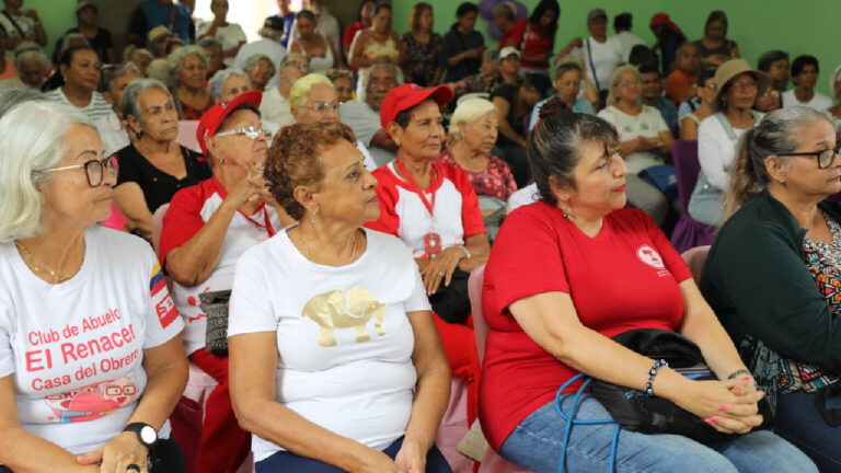 Inició la entrega de combos CLAP especiales para adultos mayores