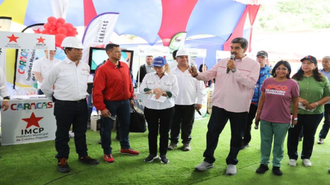 Nicolás Maduro aprueba créditos para mujeres y emprendedores