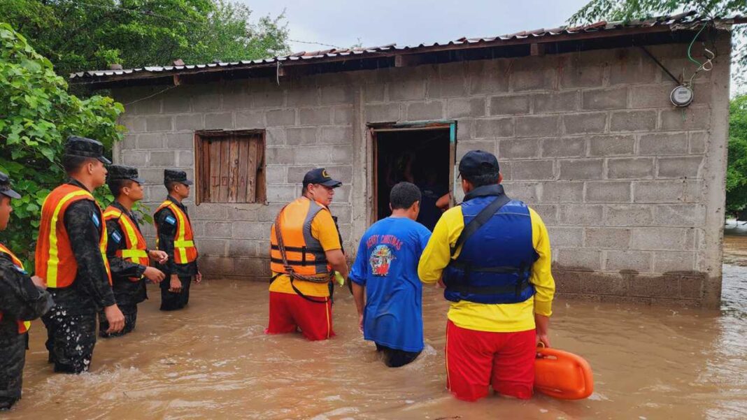 Un muerto, 6.100 afectados y cientos de incomunicados por las fuertes lluvias en Honduras