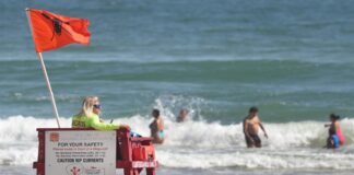 La corriente de resaca deja seis muertos en Florida en el comienzo del verano