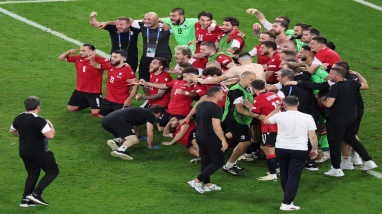 Georgia sorprendió al mundo y avanzó a 8vos de final