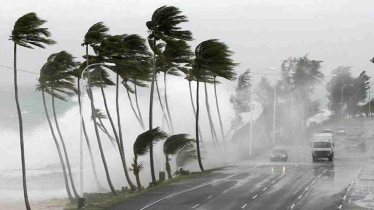 Ondas tropicales 11 y 12 ocasionarán lluvias intensas en 7 estados de México