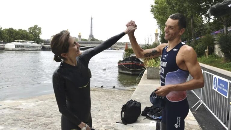 Ministra de Deportes francesa garantiza salubridad del Sena