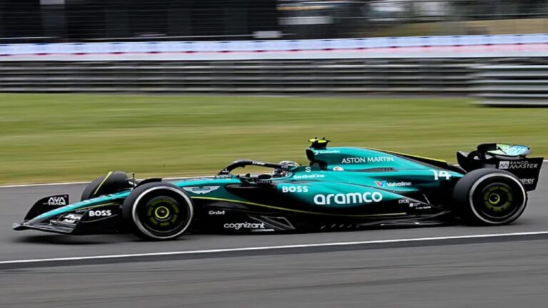 Russell marcó el mejor tiempo en el último libre de Silverstone