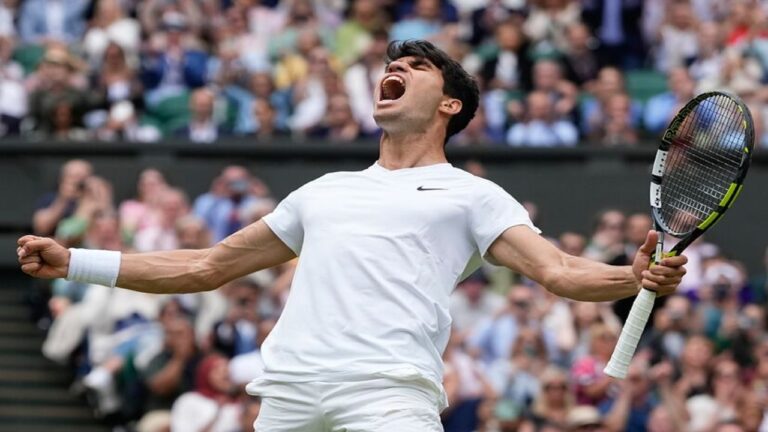 Carlos Alcaraz repitió y retuvo su corona en Wimbledon