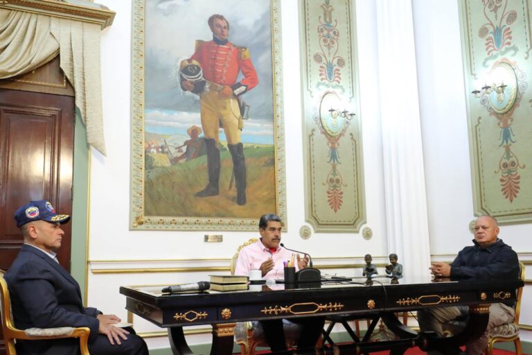 Maduro advierte a «guarimberos» que les caerá el peso de la ley