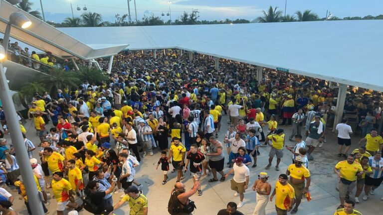Caos en el ingreso del público al estadio retrasó la final de la Copa América