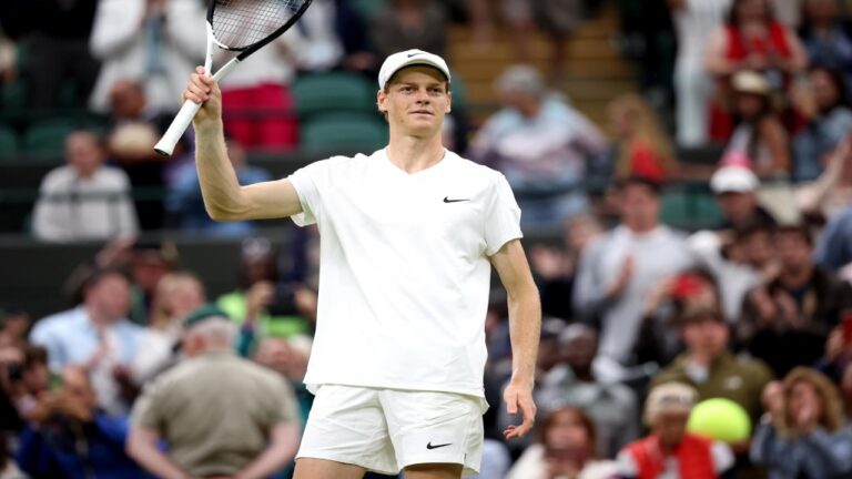 Jannik Sinner sacó adelante su difícil estreno ante Hanfmann