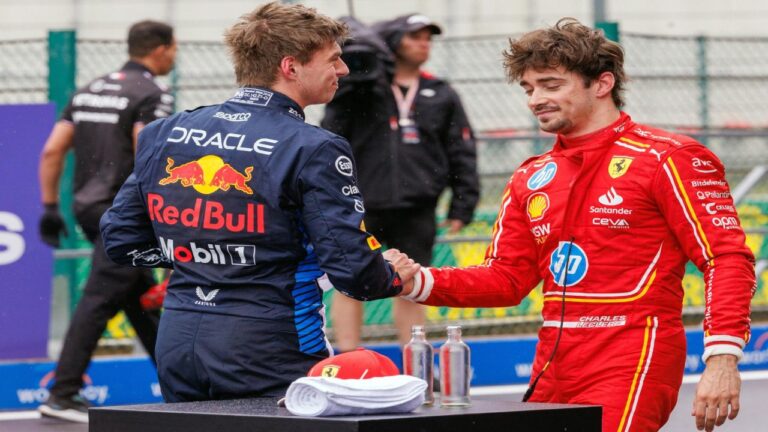 Verstappen voló en la lluvia y le cedió la pole a Leclerc