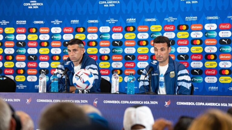 Scaloni y ‘Dibu’ Martínez respaldaron a Bielsa y los jugadores uruguayos