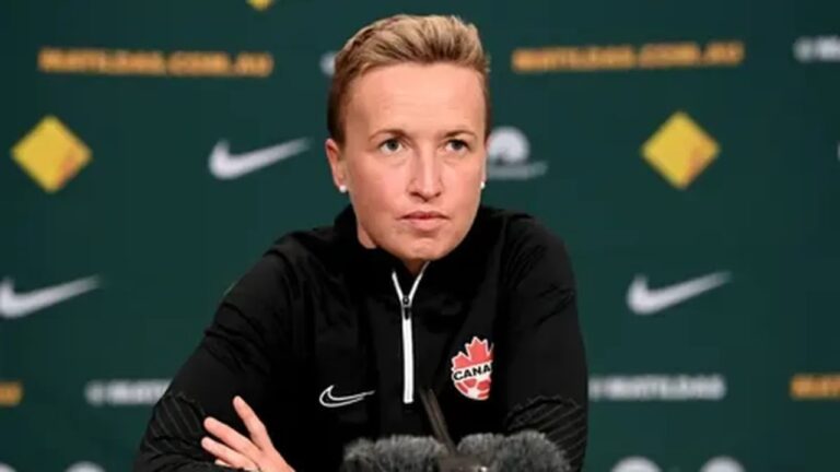 FIFA suspendió un año a la seleccionadora de Canadá