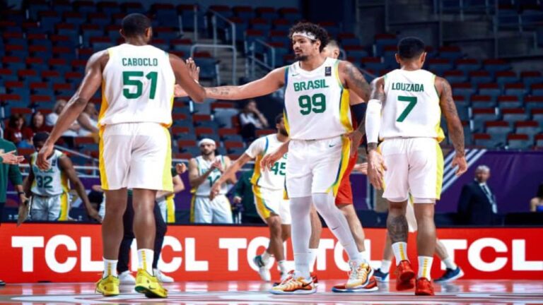Brasil derrotó a Filipinas y buscará su cupo en el baloncesto olímpico