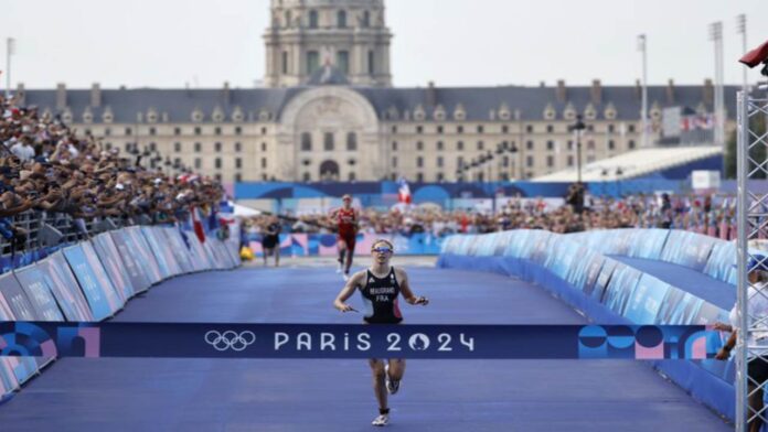 Cassandre Beaugrand se consagró campeona en el triatlón