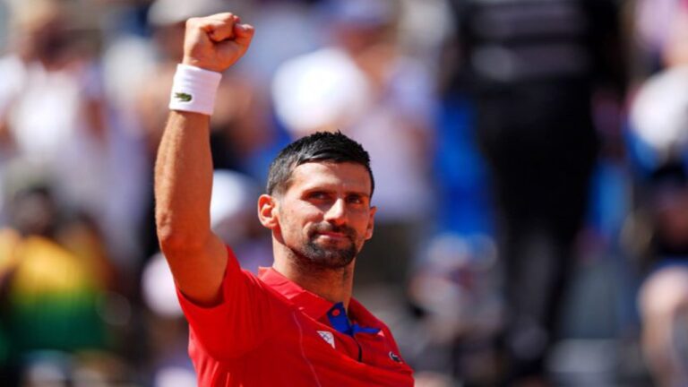 Djokovic abrió el camino hacia los cuartos de final de París