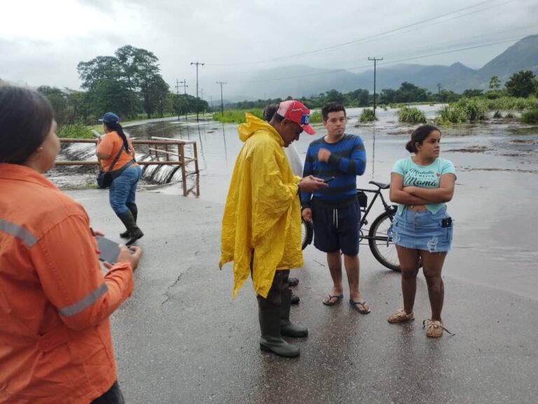 Gobernador de Sucre reporta seis comunidades afectadas por inundaciones