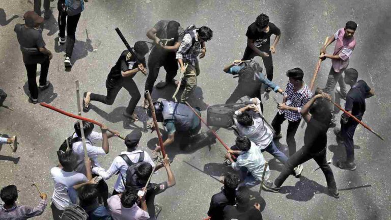 Continúa toque de queda en Bangladés luego de violencia que dejó más de 120 muertos