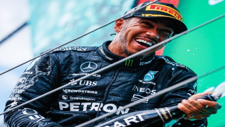 Lewis Hamilton regresó a lo más alto del podio en la Fórmula 1
