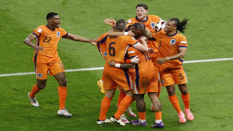 Países Bajos remontó ante Turquía y está en semifinales