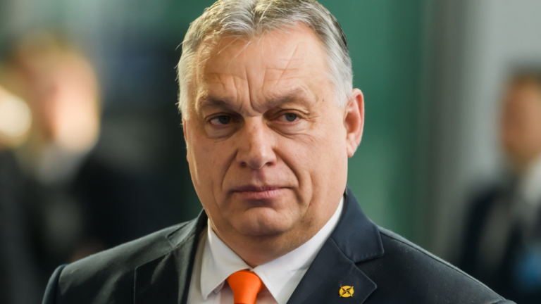 El primer ministro húngaro Viktor Orbán llega a Moscú