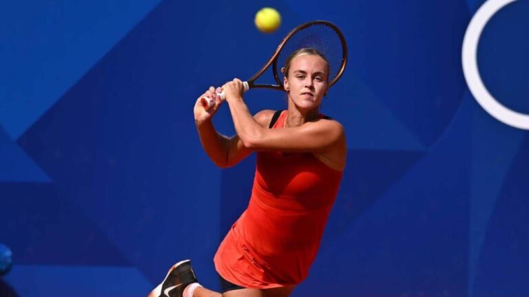Schmiedlova se acerca al podio en París