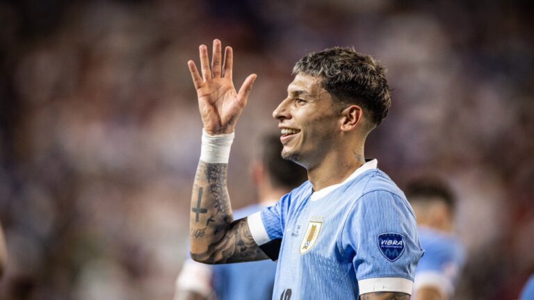 Uruguay concretó su paso perfecto y espera por Brasil o Colombia