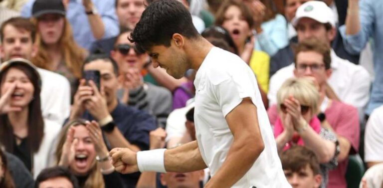 Alcaraz avanza y se medirá a Tiafoe