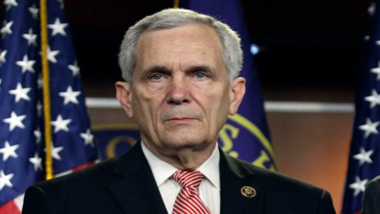 Legislador de Texas es el primero del Congreso en pedir la salida de Biden