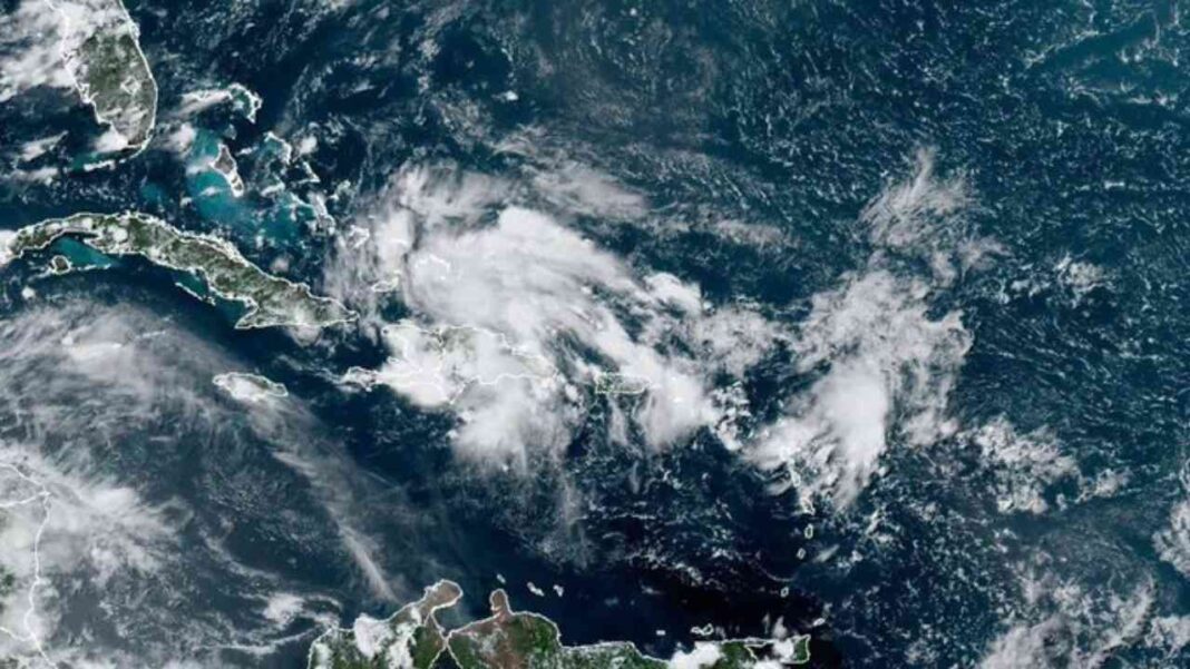 México emite alerta en el sur del país por la llegada de la tormenta tropical Kristy