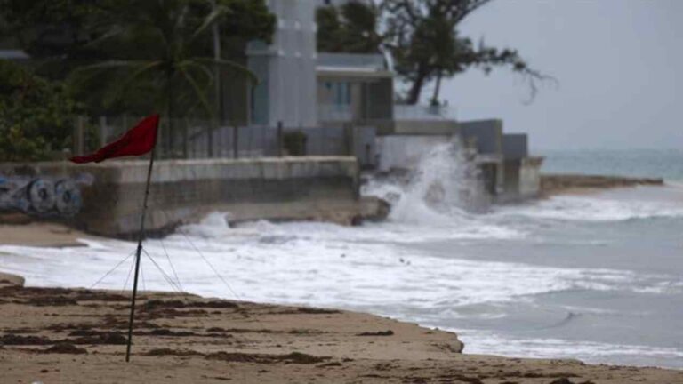 Fuertes lluvias de tormenta Ernesto provocarán inundaciones en Puerto Rico