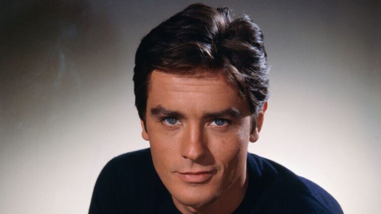 Comienzan homenajes a Alain Delon al que Macron considera «monumento francés»
