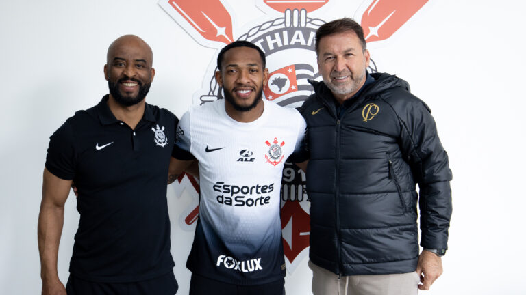El venezolano José Martínez es nuevo jugador de Corinthians