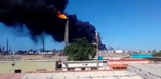 Sofocan incendio en área Trincheras de la refinería Cardón en la Península de Paraguaná