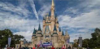 Disney World reabre sus parques temáticos de Florida, tras el paso de huracán Milton