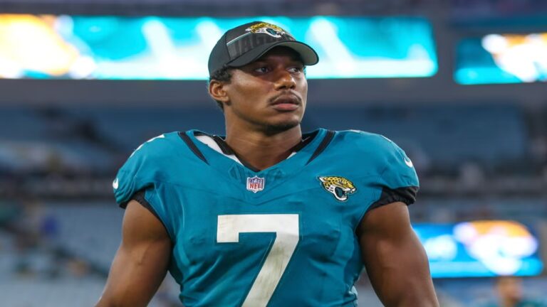 NFL suspendió a Zay Jones por cinco partidos debido a una agresión doméstica