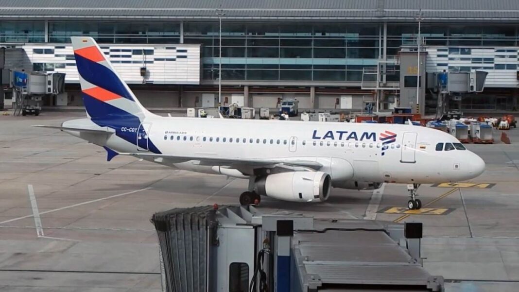 Aerolínea Latam advierte de crisis de combustible en aeropuertos colombianos