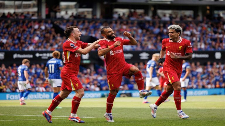Liverpool inició con victoria su camino en la Premier League