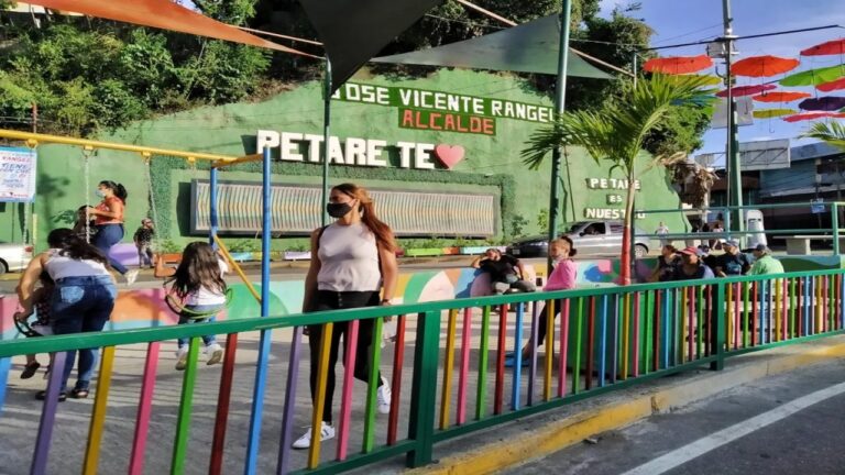 Voceros de las comunas de Petare preparan proyectos para la consulta nacional del 25A